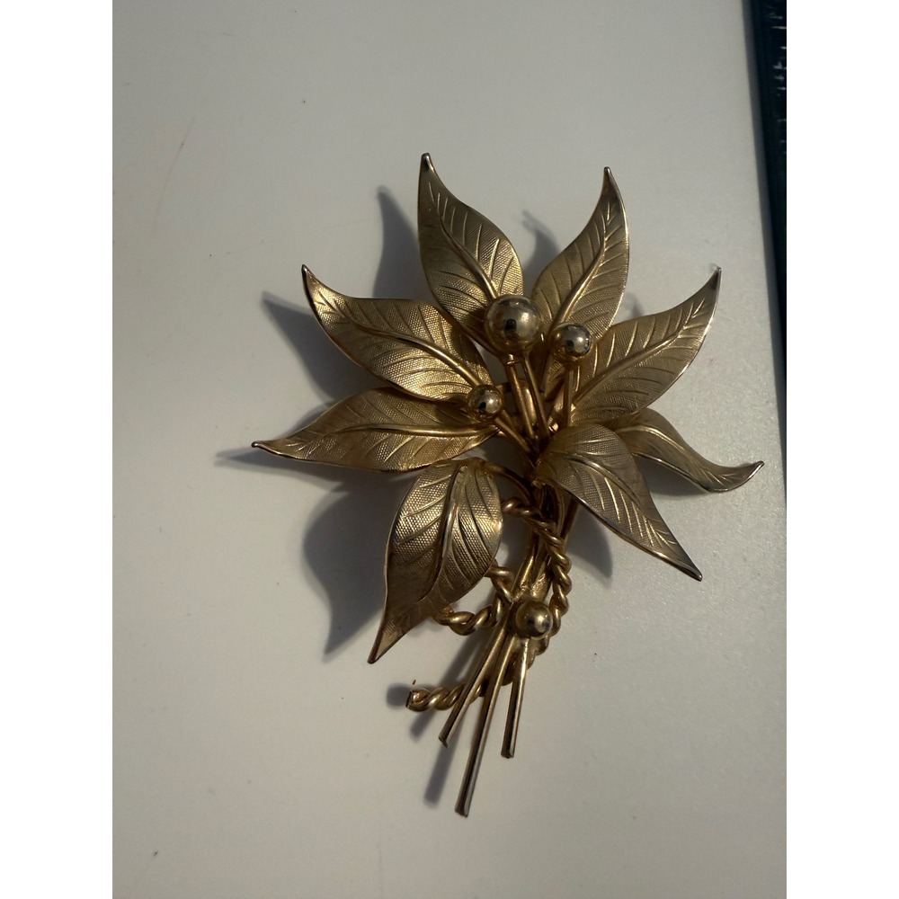 Vintage Gold Tone Leaf Spray Brooch Textured Floral Botanical Pin Accessory